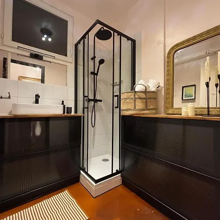 Parishome Style & Comfort At Unbeatable Location