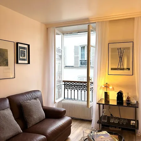 Parishome Style & Comfort At Unbeatable Location Lägenhet